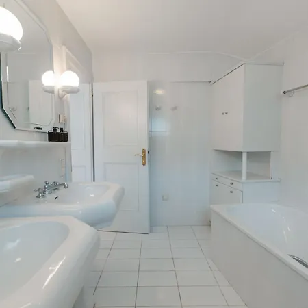 Appartement Schbert-franz 12 By Interhome *