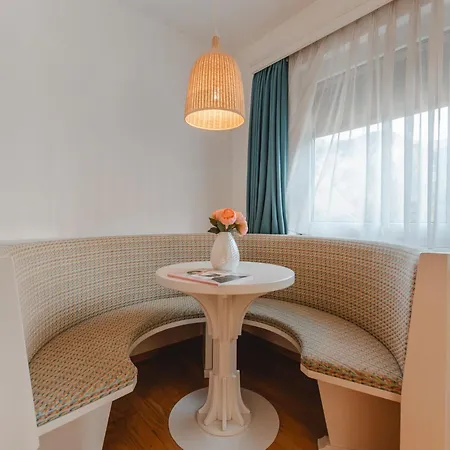 Appartement Schbert-franz 12 By Interhome *